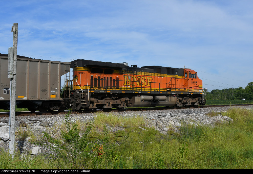 BNSF 5696 Roster shot